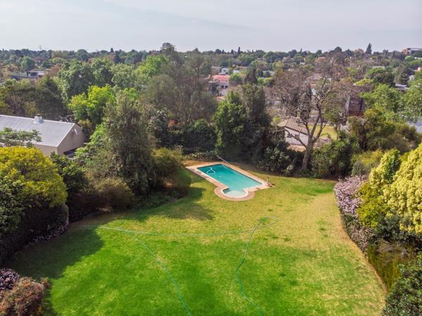 995 m² Land