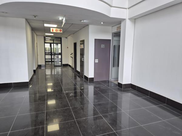 304 m² Commercial space