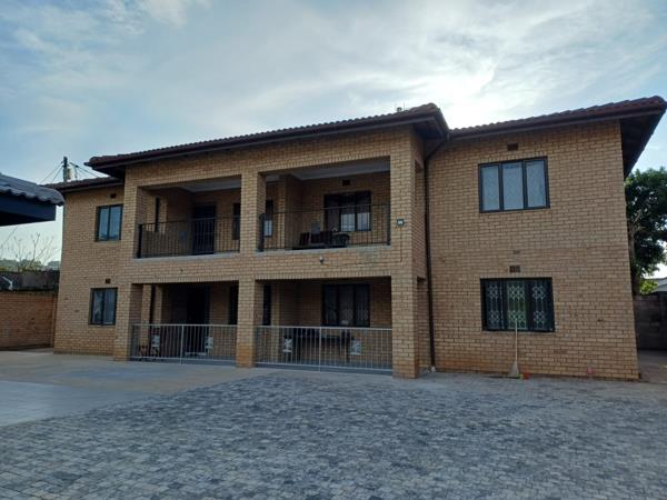 8 Bedroom Apartment