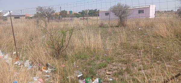 1 000 m² Land
