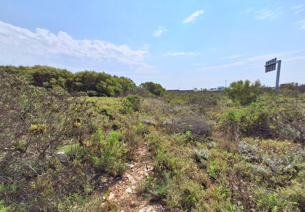 1 300 m² Land