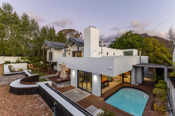 6 Bedroom House