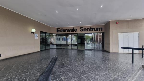 942 m² Commercial space