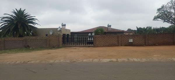 21 Bedroom House