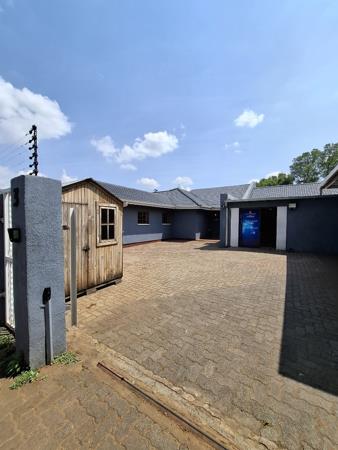 10 Bedroom House