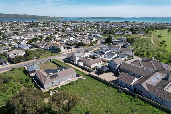 931 m² Land