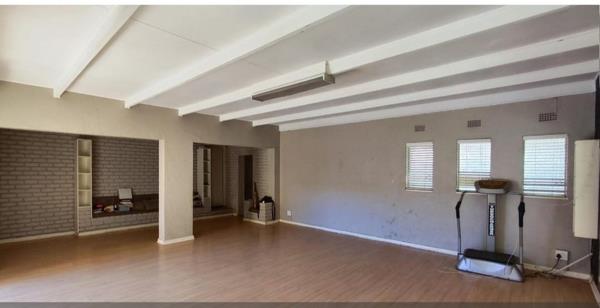 6 Bedroom House