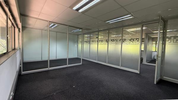 517 m² Office Space