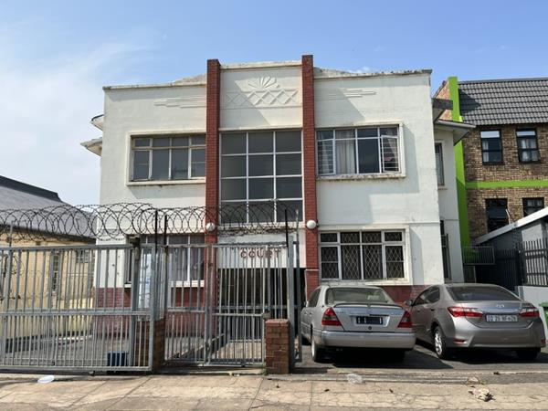 2.5 Bedroom Flat