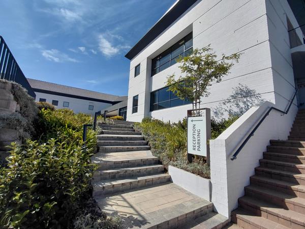 3 689 m² Commercial space