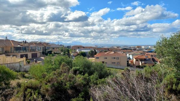 973 m² Land