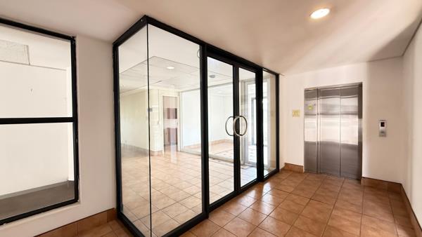 640 m² Office Space