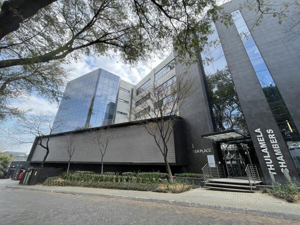 982 m² Commercial space