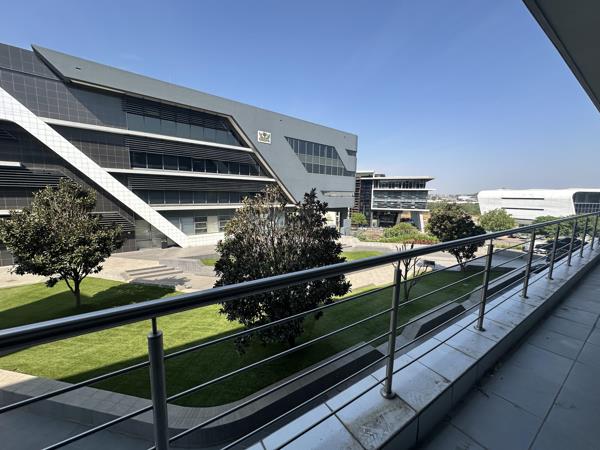 140.8 m² Commercial space