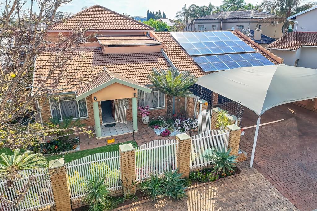 5 Bedroom House