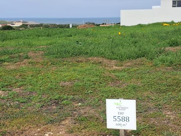 600 m² Land