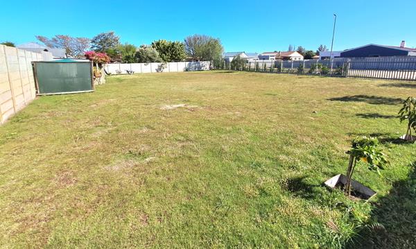 736 m² Land