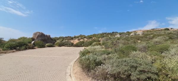 350 m² Land