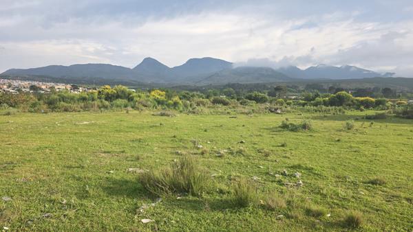 3 333 m² Land