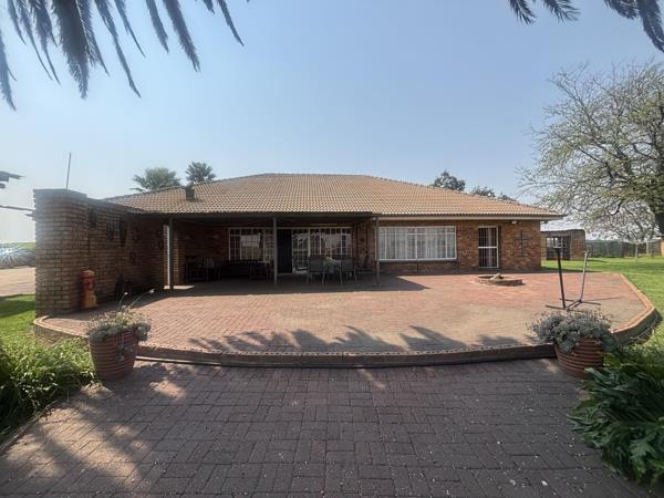 8 549 ha Smallholding