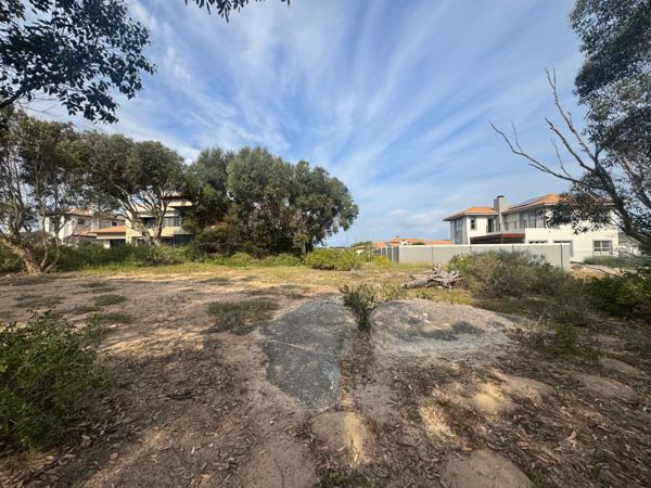 931 m² Land