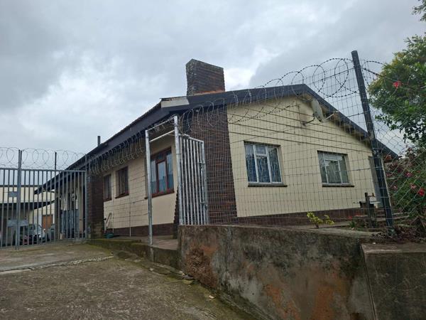 6 Bedroom House