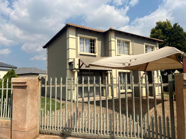 6 Bedroom House