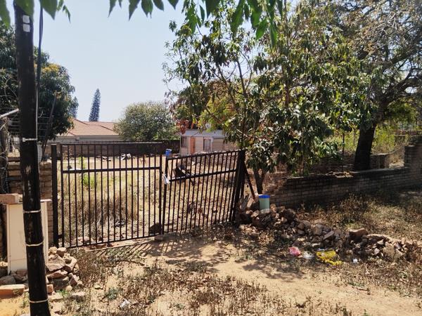 880 m² Land