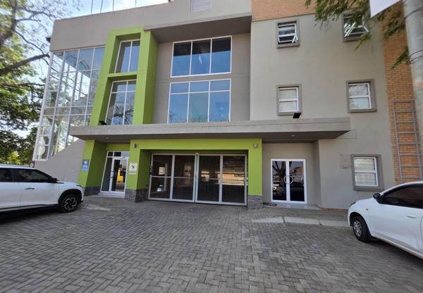 1 090 m² Office Space