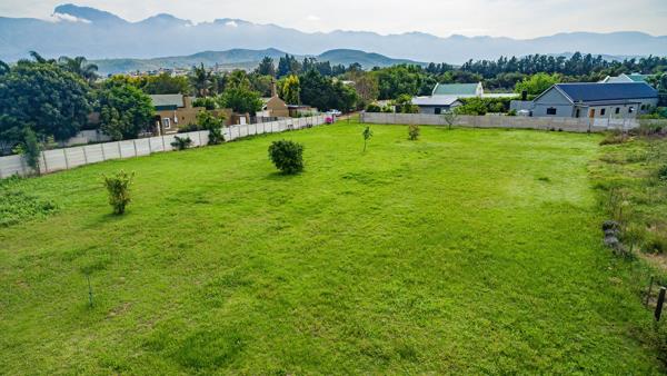 3 152 m² Land