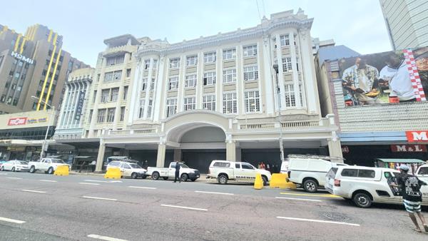 1 000 m² Retail Space