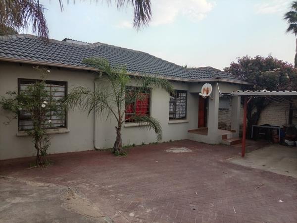 6 Bedroom House