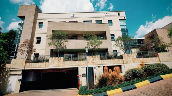 1 013 m² Office Space