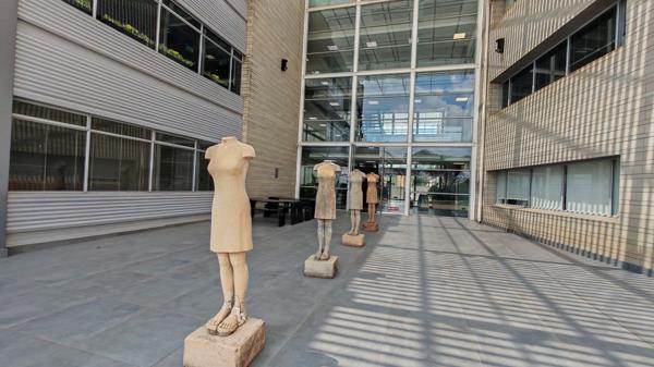 938 m² Office Space