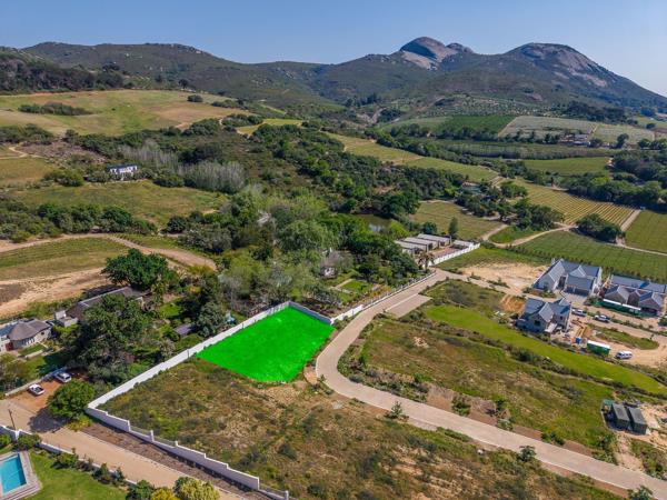883 m² Land