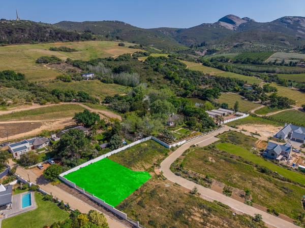 897 m² Land