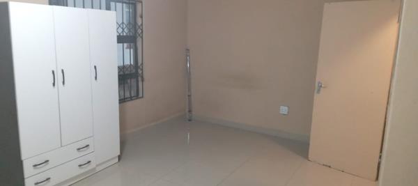 1 Bedroom House