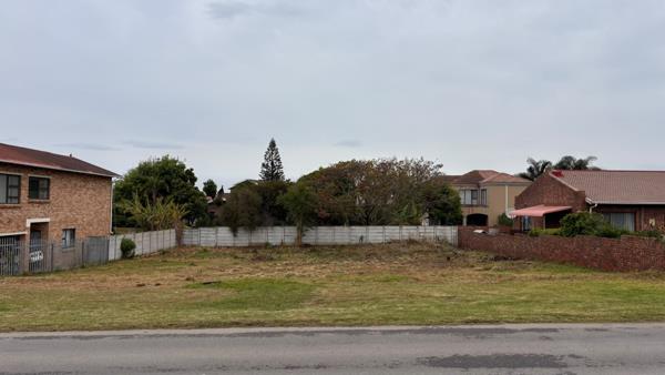 750 m² Land