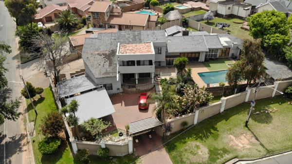 6 Bedroom House