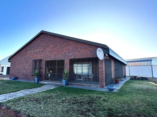 8 767 m² Farm