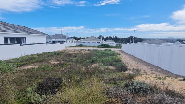 373 m² Land