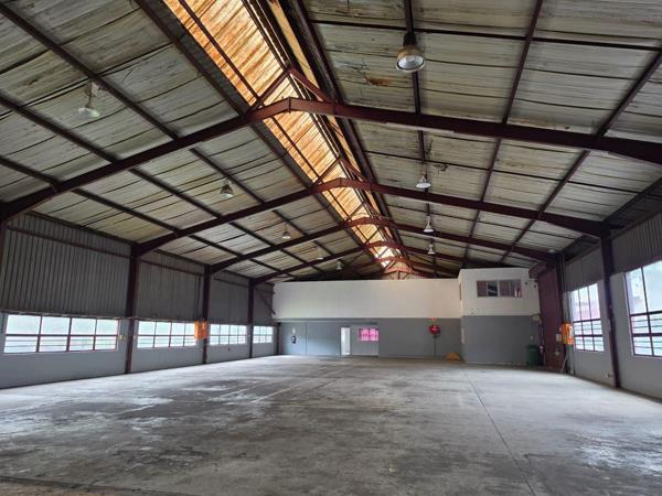 1 100 m² Industrial space
