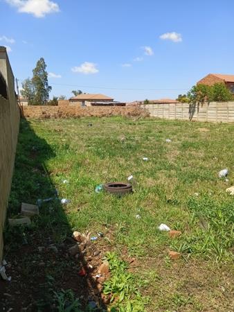 800 m² Land