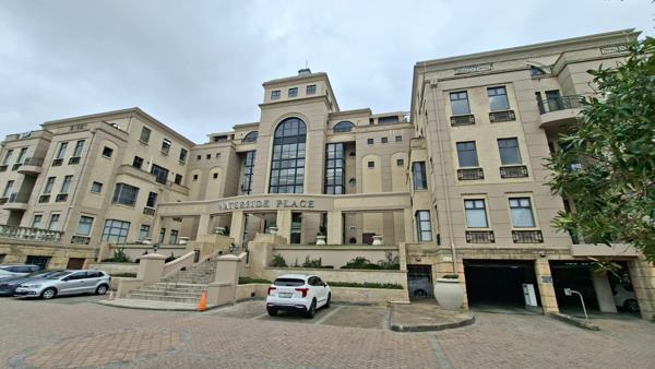 684 m² Commercial space