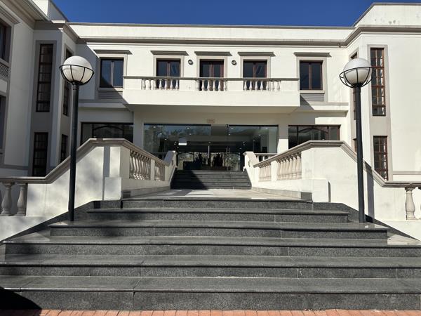 684 m² Commercial space