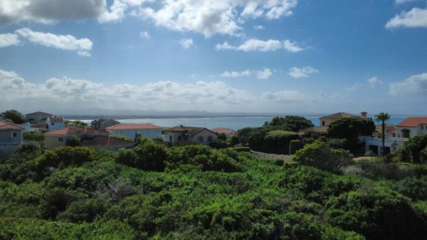 742 m² Land
