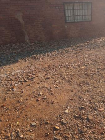 412 m² Land