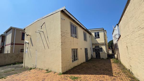 21 Bedroom House