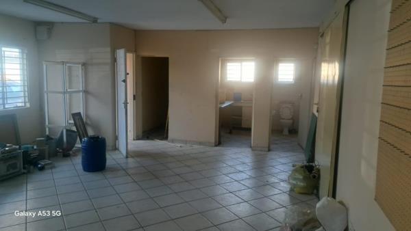 200 m² Commercial space