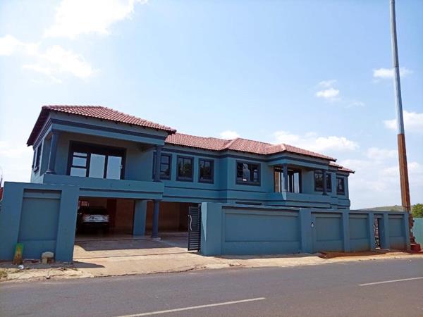 6 Bedroom House